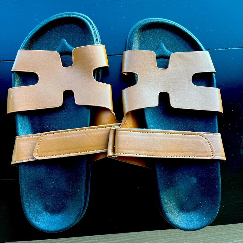 NWT Shuflie Brown Sandals, Size 40